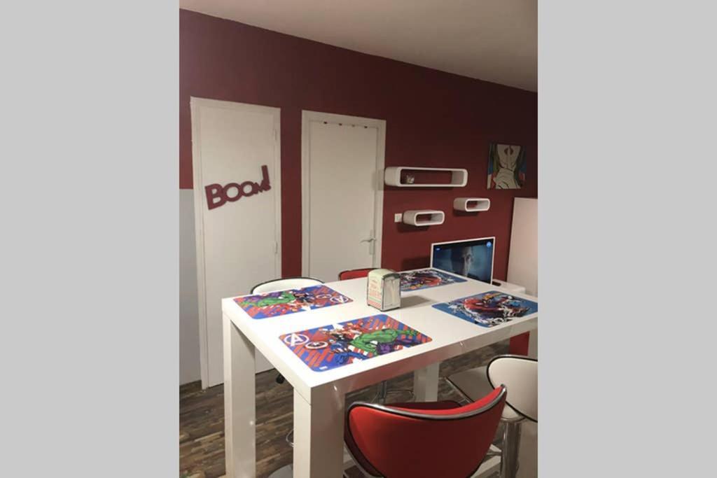 Appartement Style Pop Art Avec Garage Centre Historique Beziers Exterior photo