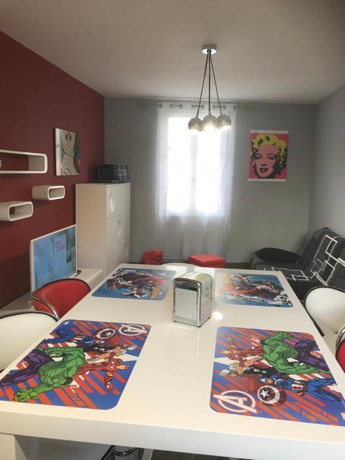 Appartement Style Pop Art Avec Garage Centre Historique Beziers Exterior photo